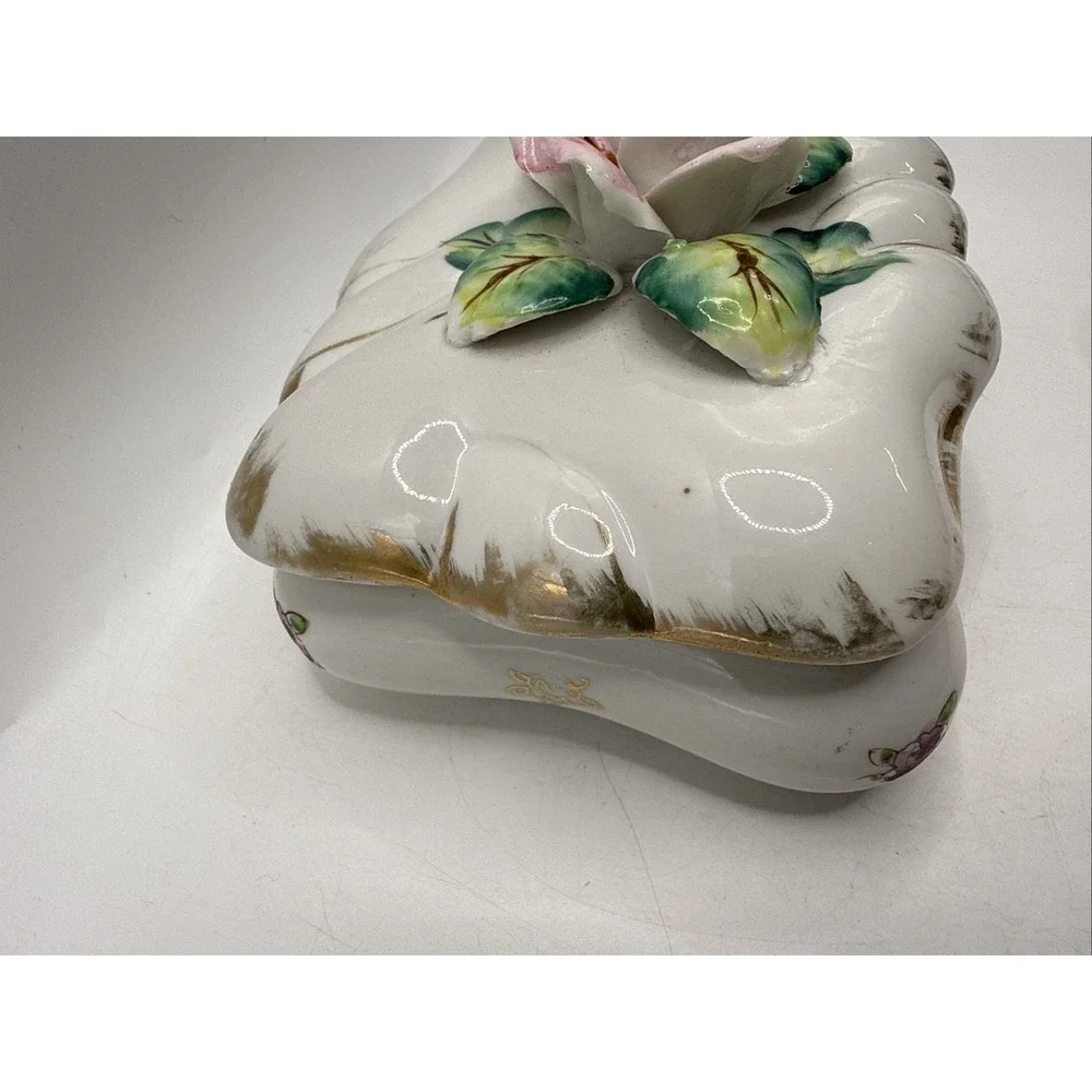 Vintage Porcelain Trinket Box – Pink Roses – Gold Trim – 1960s? 4.5